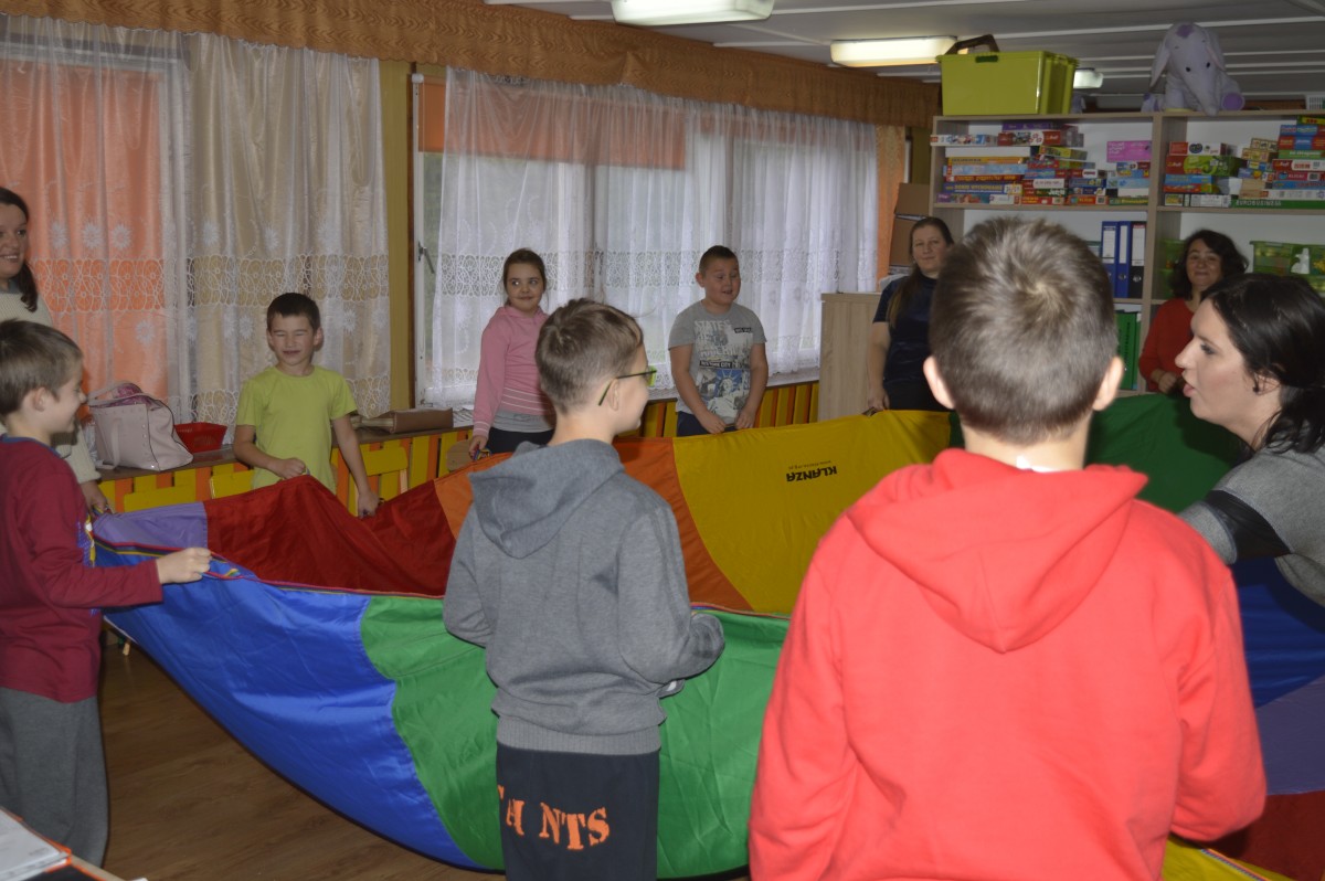 Szkoła Z Internatem Dla Dzieci Autystycznych Pedagogika zabawy KLANZA dla dzieci autystycznych - MOPS Dębica